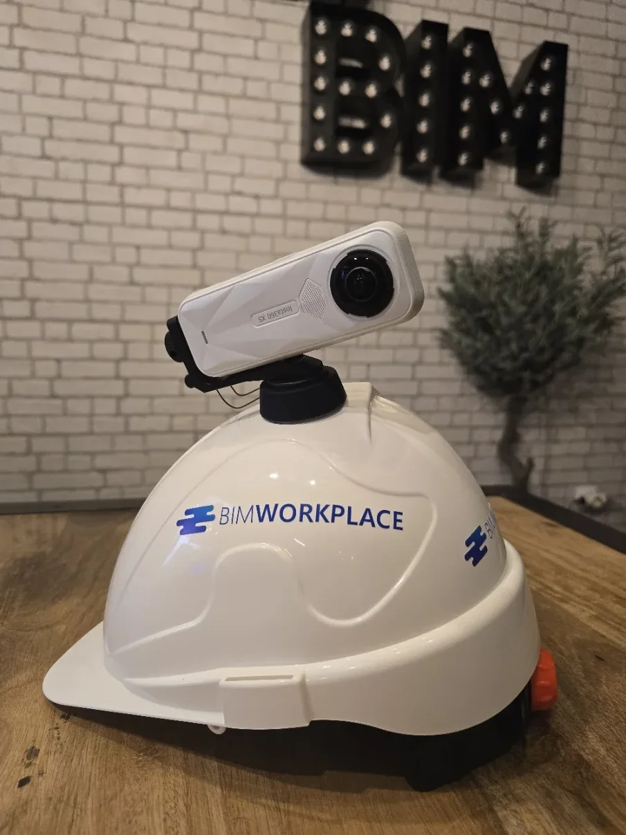 Capacete BIMWorkplace com câmera Insta360 X5